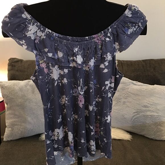 Banana Republic Soft rayon on/off ruffle border top - Picture 1 of 5